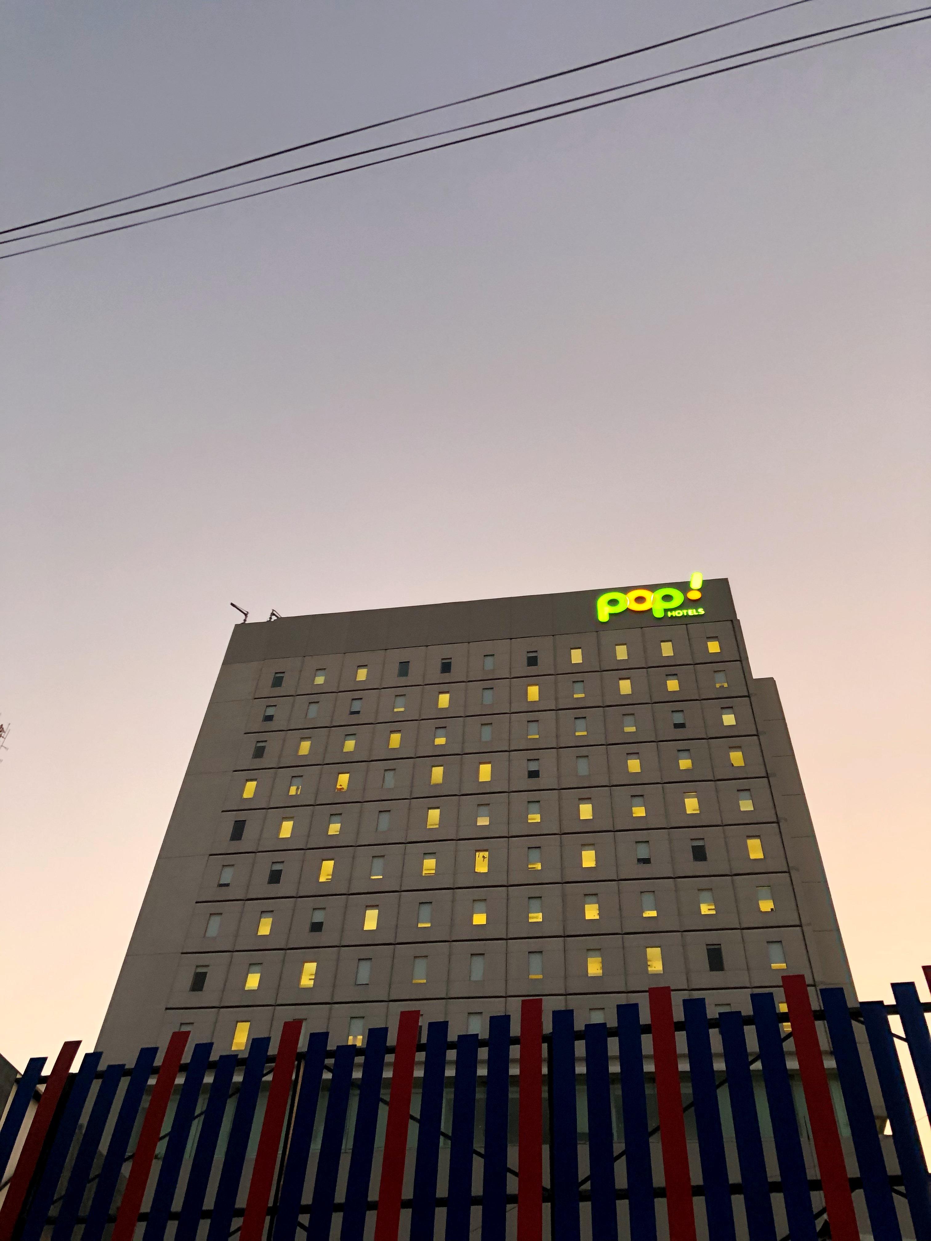 Pop! Hotel Gubeng Surabaja Exteriér fotografie